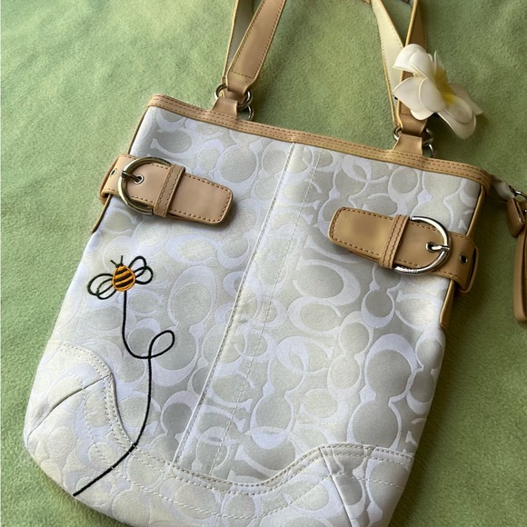 Handbags - Elegant White and Tan Women's Bag